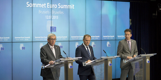 Zľava  Jean-Claude Juncker, Donald Tusk a Jeroen Dijsselbloem