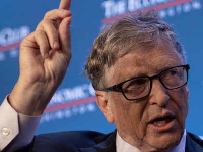 Bill Gates pre The Economist: Na súčasnú pandémiu zomrú milióny ľudí