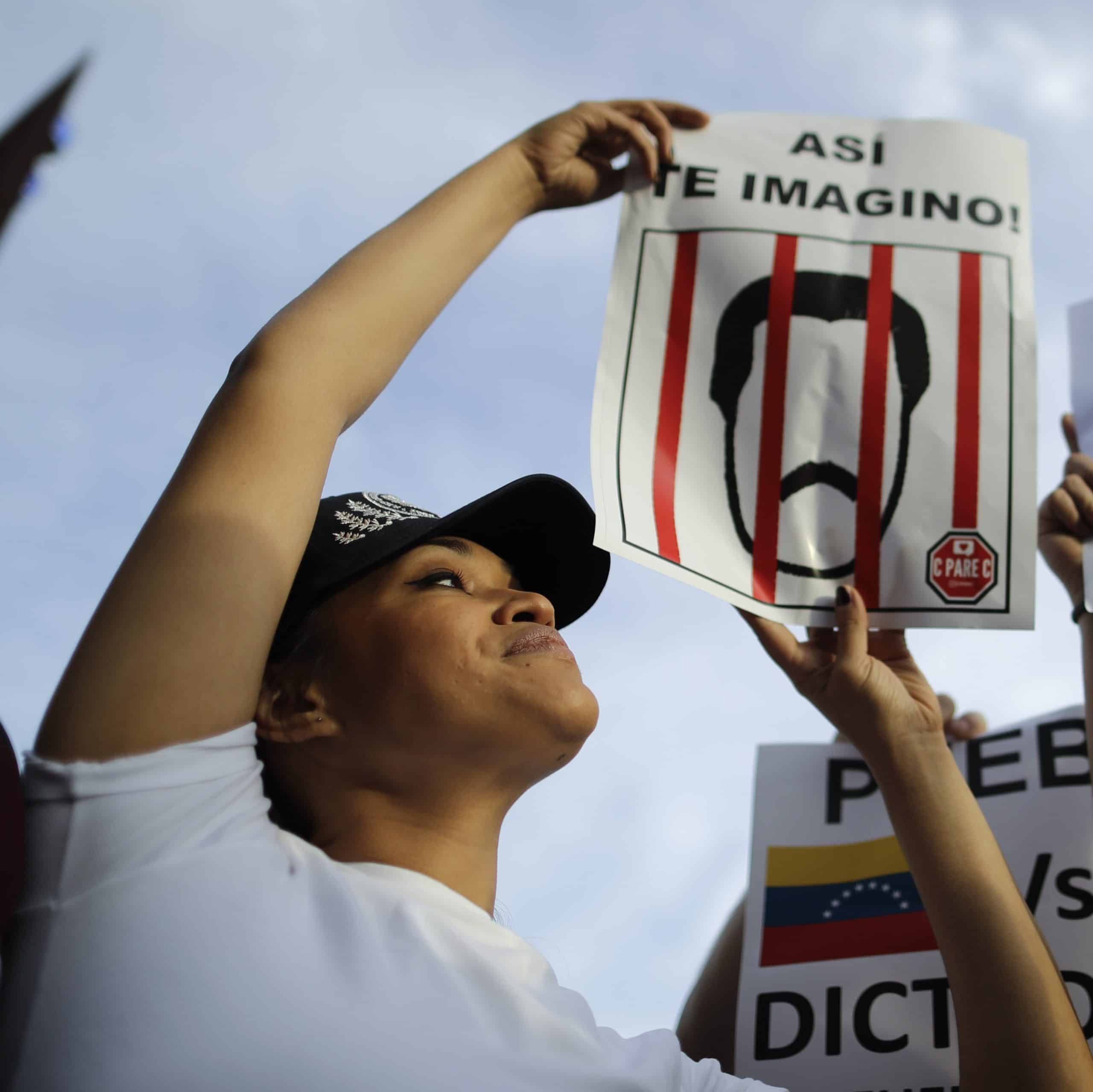Maduro zatvára hranicu s Brazíliou, na rad má prísť aj izolácia od Kolumbie