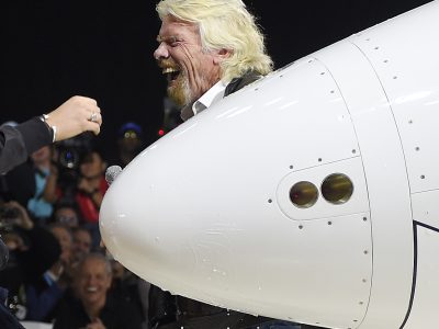 Záchrana pred krachom: Richard  Branson si rozšíri flotilu o 78 strojov