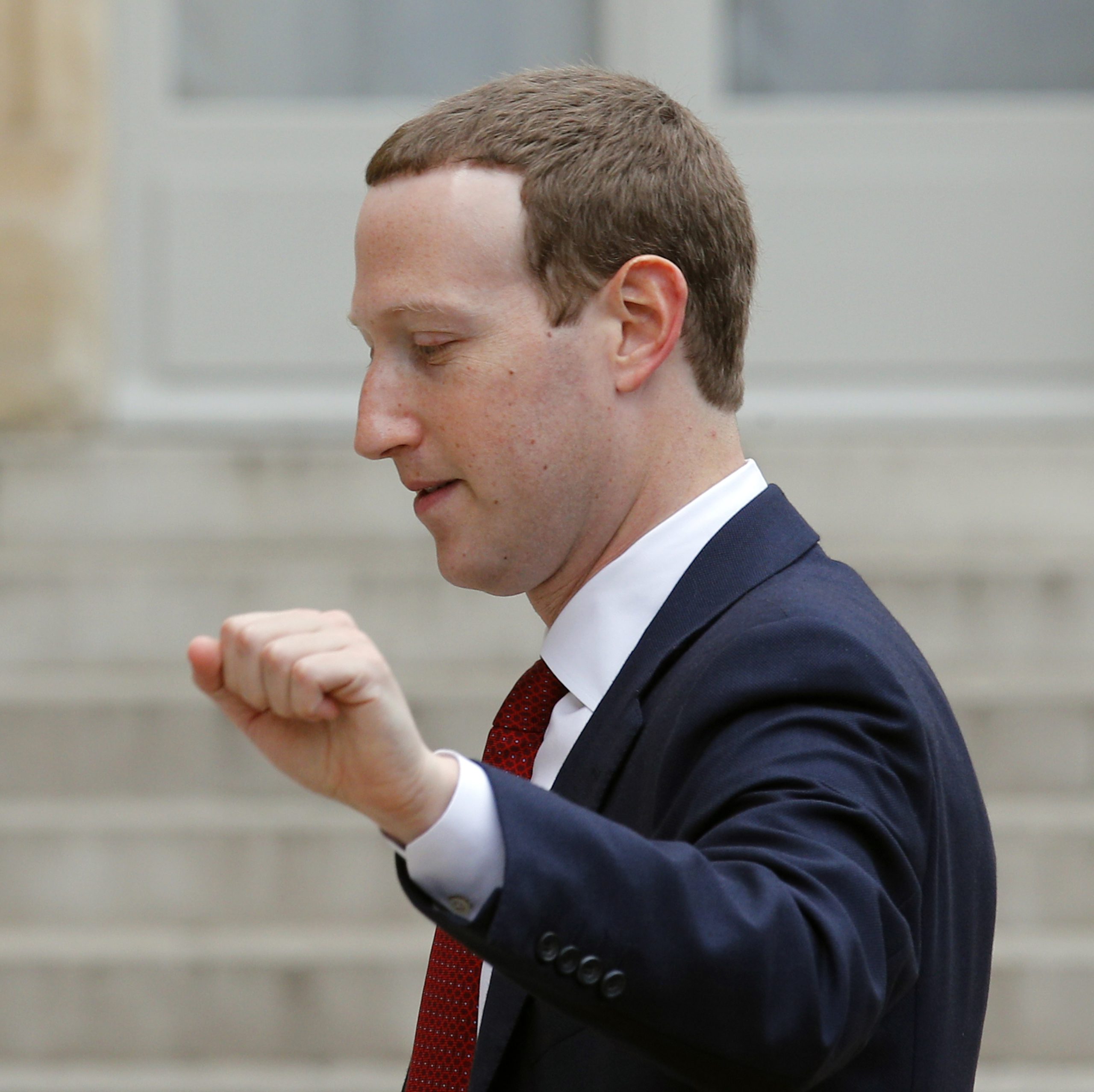 Prepočítavanie: Obraz o tom, nakoľko je bohatý šéf Facebooku