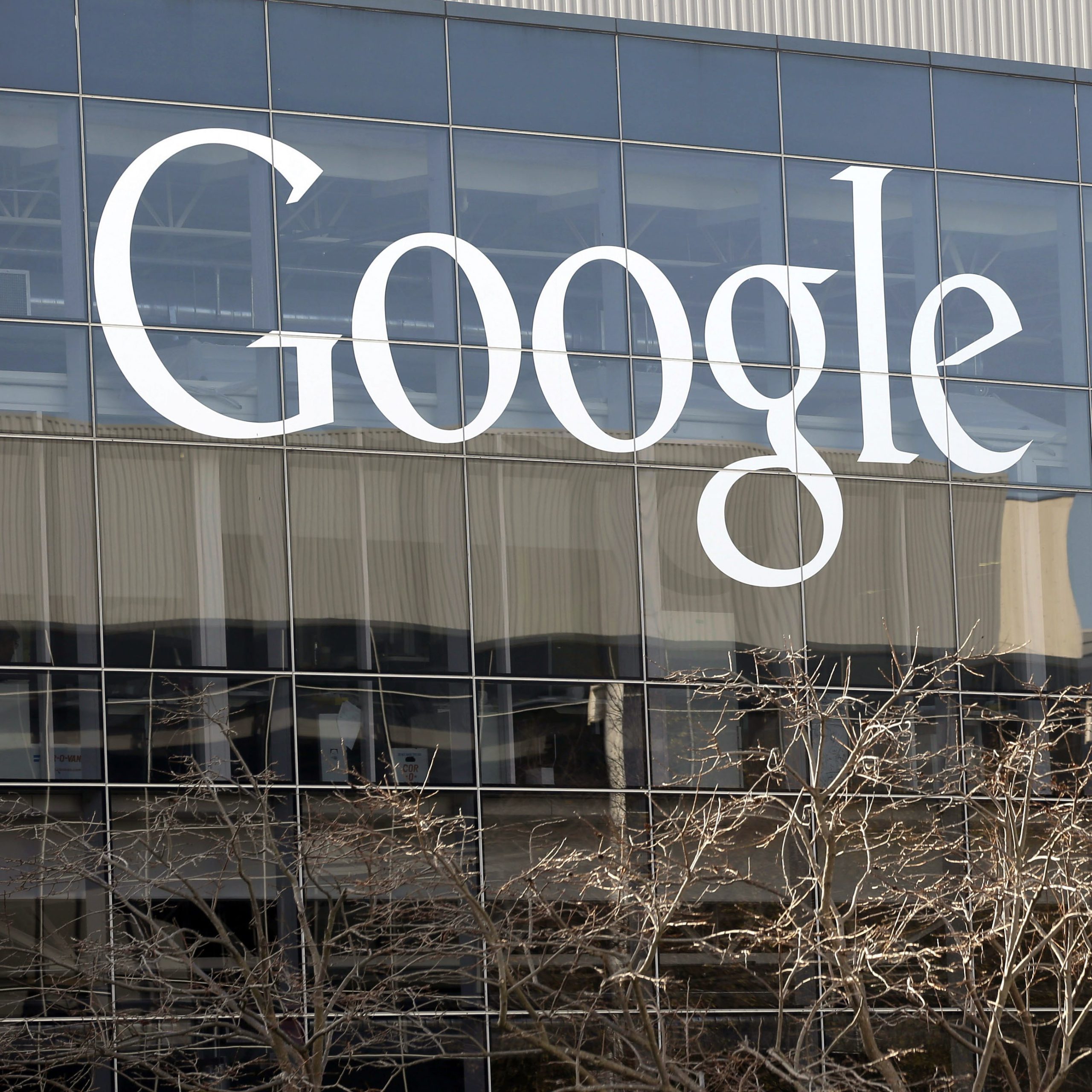 Google čelí ďalšiemu obvineniu, predajom reklamy porušuje GDPR