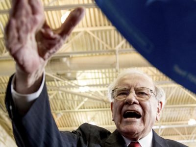 Oslávenec Buffett: Na 90-ku opäť nakupoval, tentoraz v Japonsku