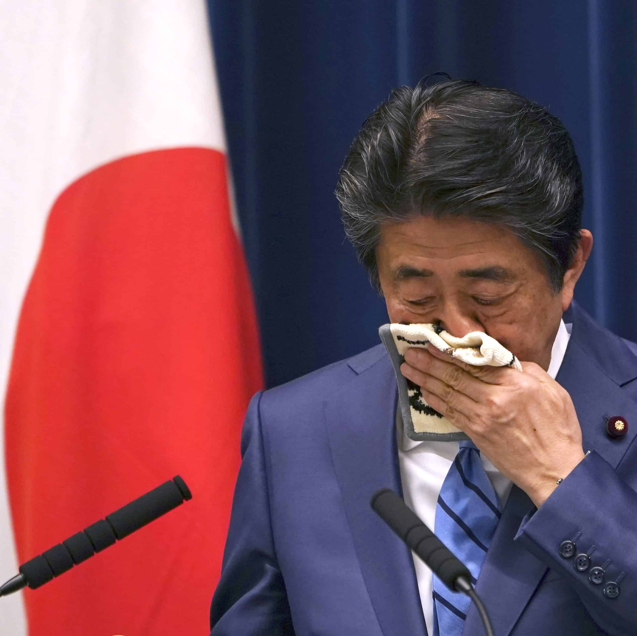Najdlhšie pôsobiaci japonský premiér Šinzó Abe rezignoval na svoj post kvôli zdravotným problémom