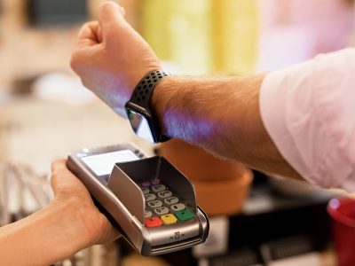 Samsung na Slovensku spúšťa platby smart hodinkami s podporou Google Pay