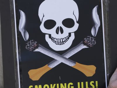 Írsko zavádza v Európe nový trend, odpudivé obrázky na cigaretách bez loga