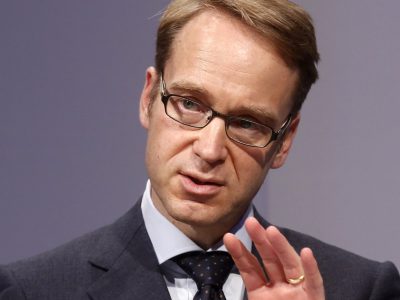 ECB nemá mandát na priame angažovanie sa v boji proti zmene klímy