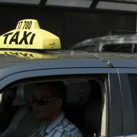 Taxikári či notári nemusia mať registračnú pokladňu