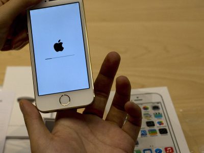Máte záujem o zlatý iPhone? Je drahší než skutočné zlato!