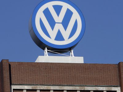 Automobilky: Budú sa zatvárať továrne, tisícky Európanov prídu o prácu