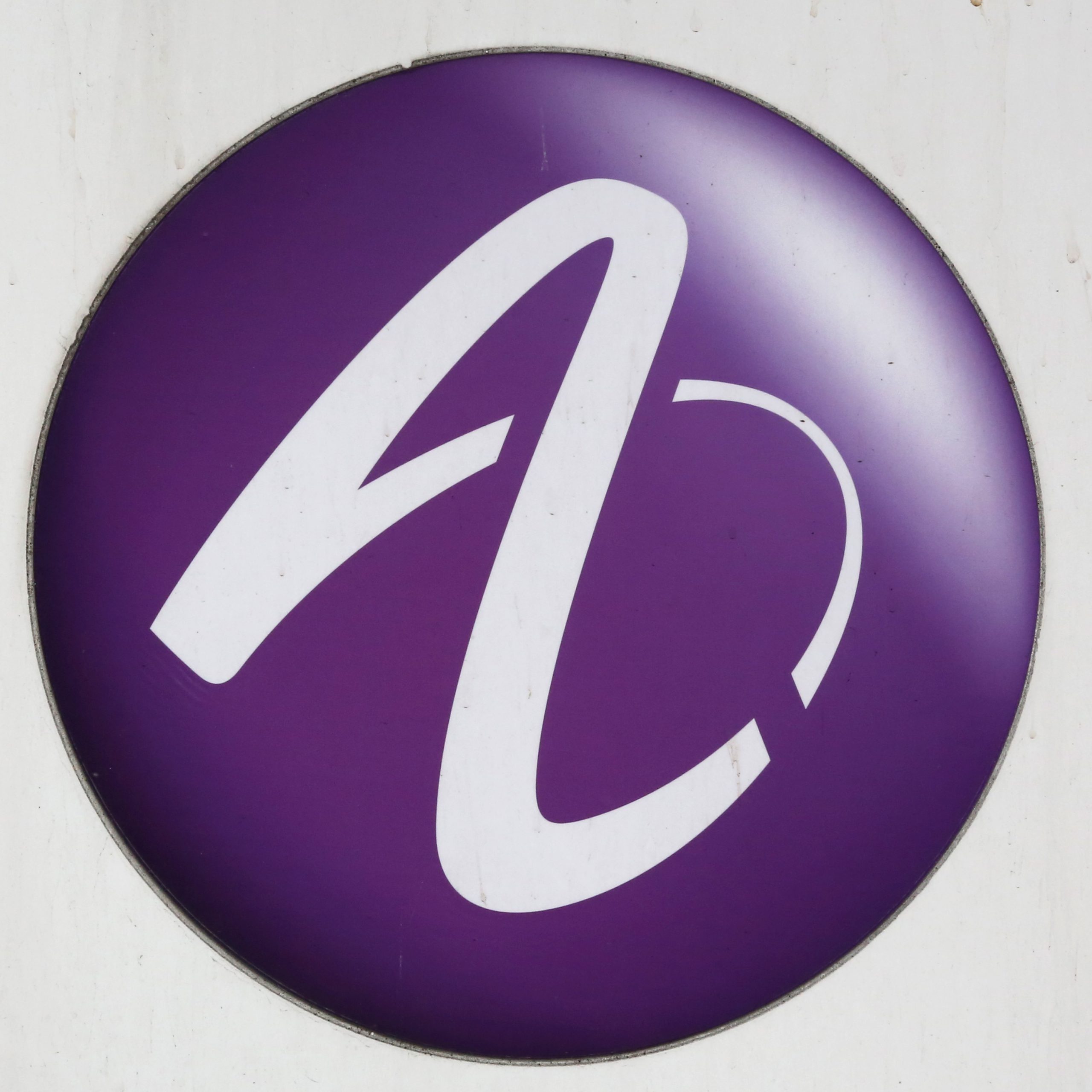 Alcatel sa možno pripravuje na predaj, prepustí 10 tisíc ľudí
