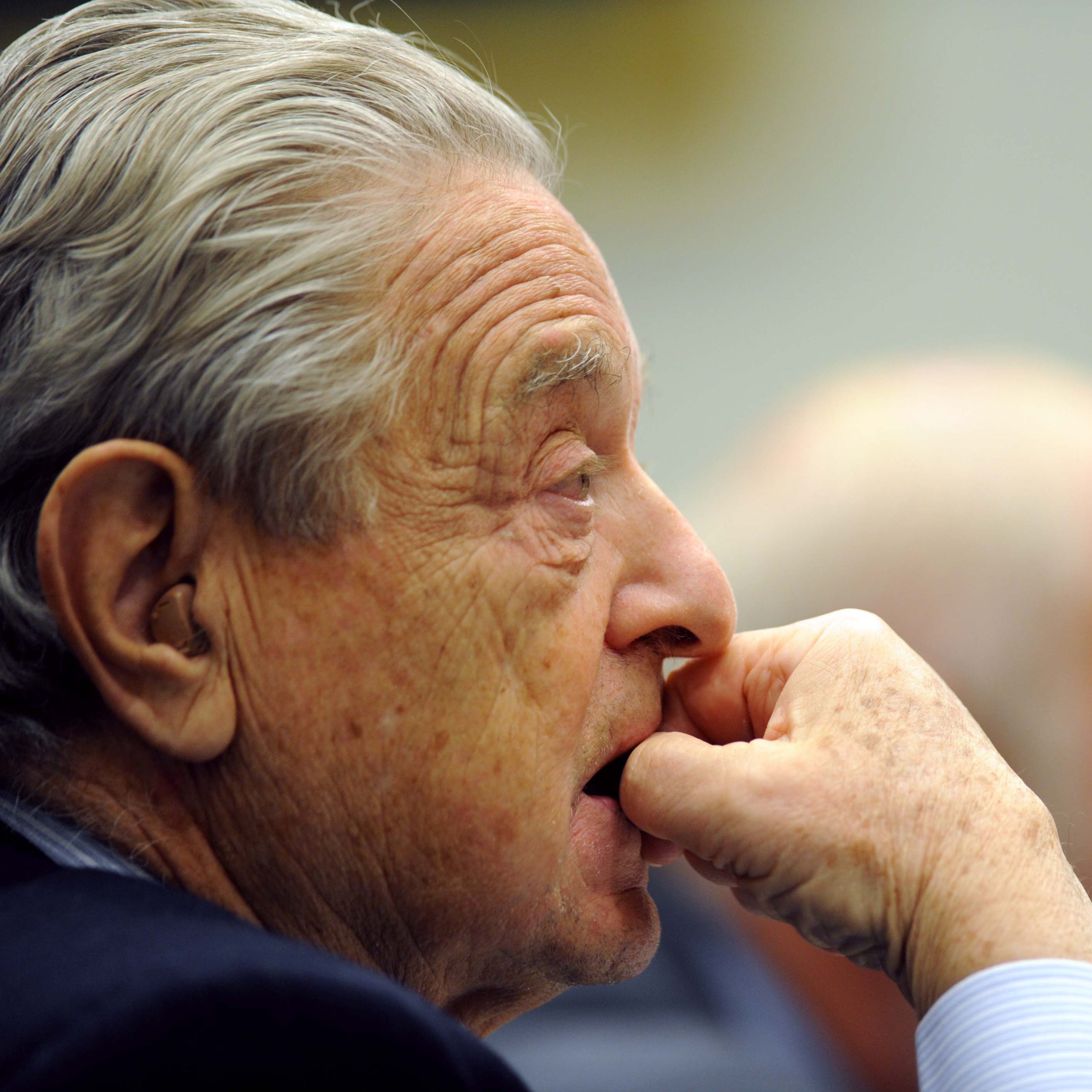 Miliardár Soros nedrží svoje sľuby: Nadávky aj fackovanie ako z telenovely!