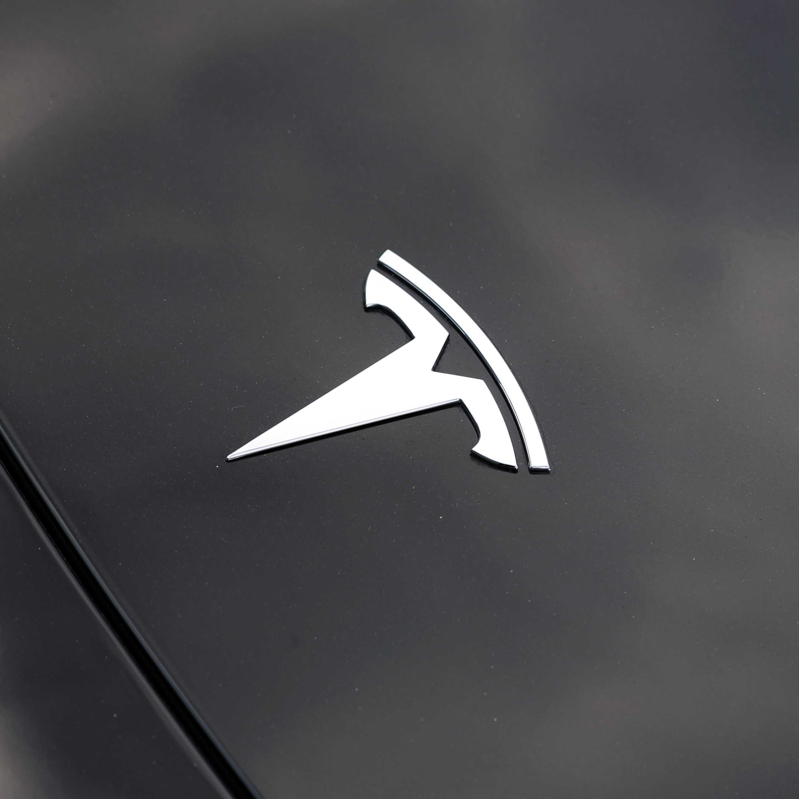 Tesla nakúpila bitcoiny, cena sa dostala na nový rekord