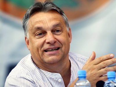 Maďari nariekajú kvôli novej dani z internetu, čaká ich aj za šampón, mydlo, či pracie prášky