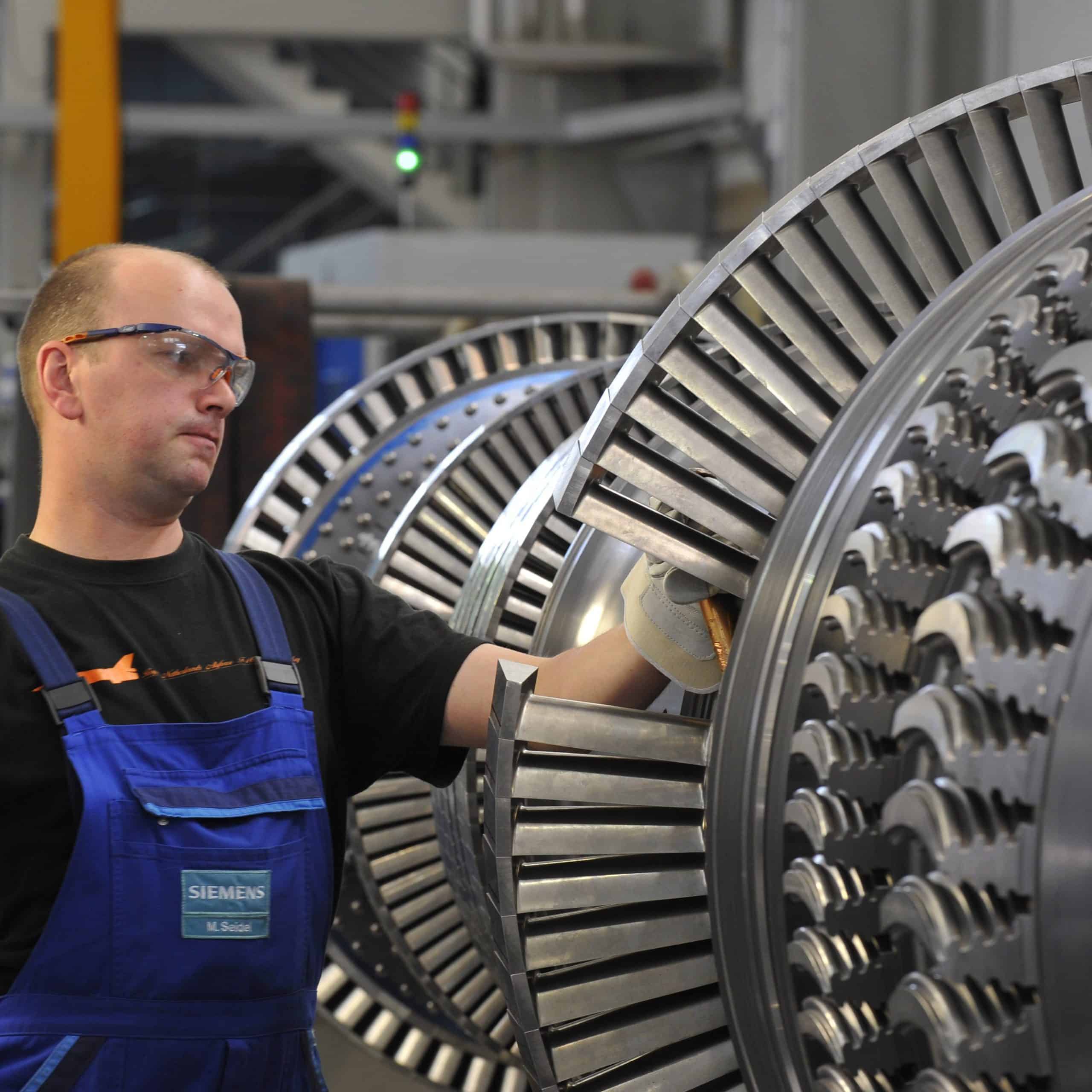 Siemens Energy zaradia koncom marca do indexu DAX, nahradí výrobcu krémov Nivea