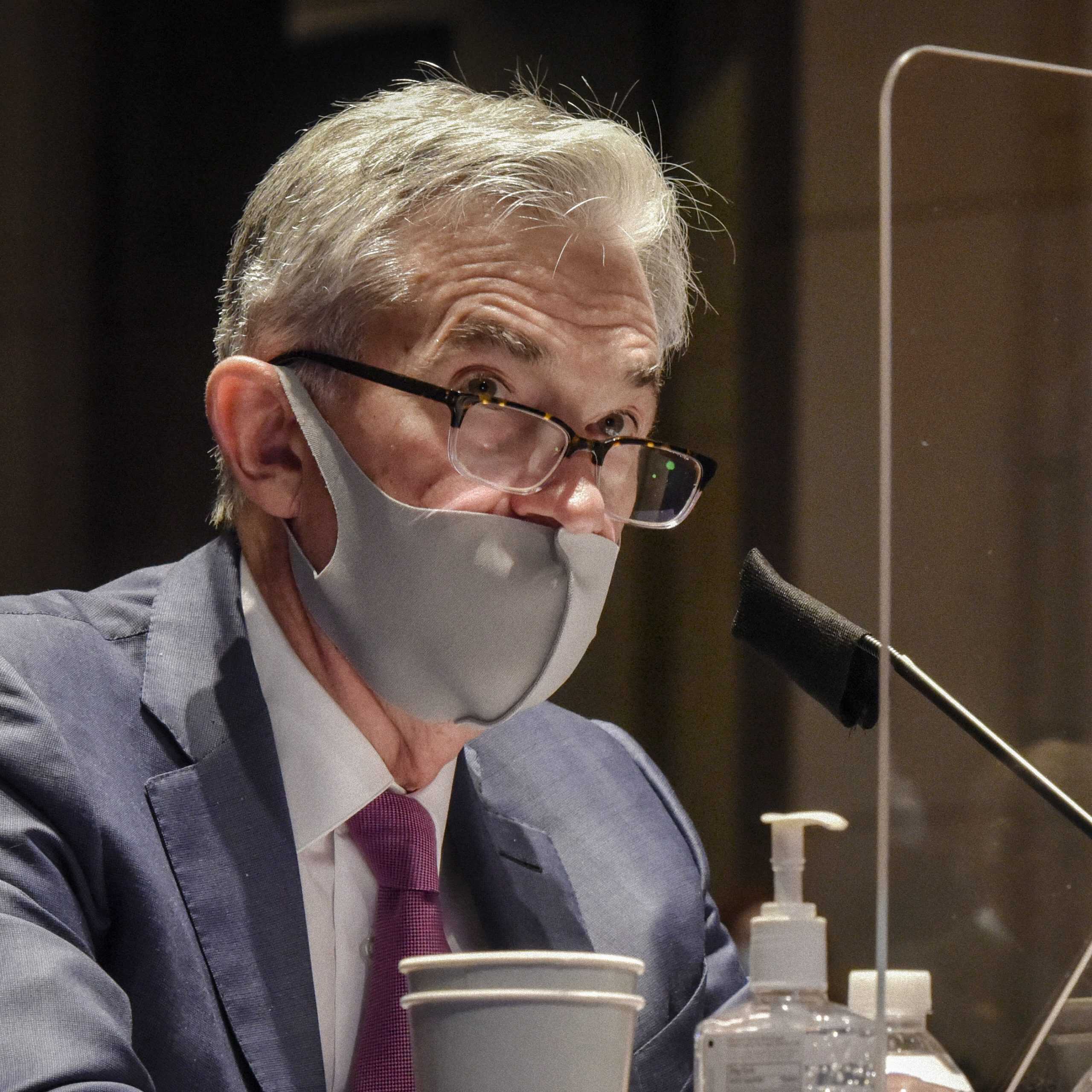 Fed varoval, že ceny aktív môžu v prípade zmeny nálady na trhu prudko padnúť