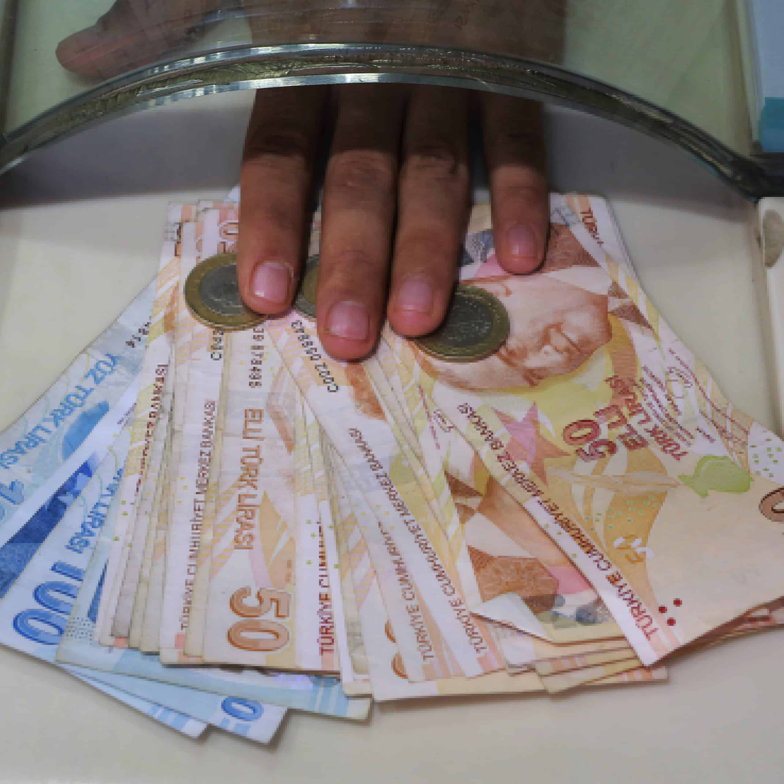 Turecká líra klesla na nové rekordné minimum