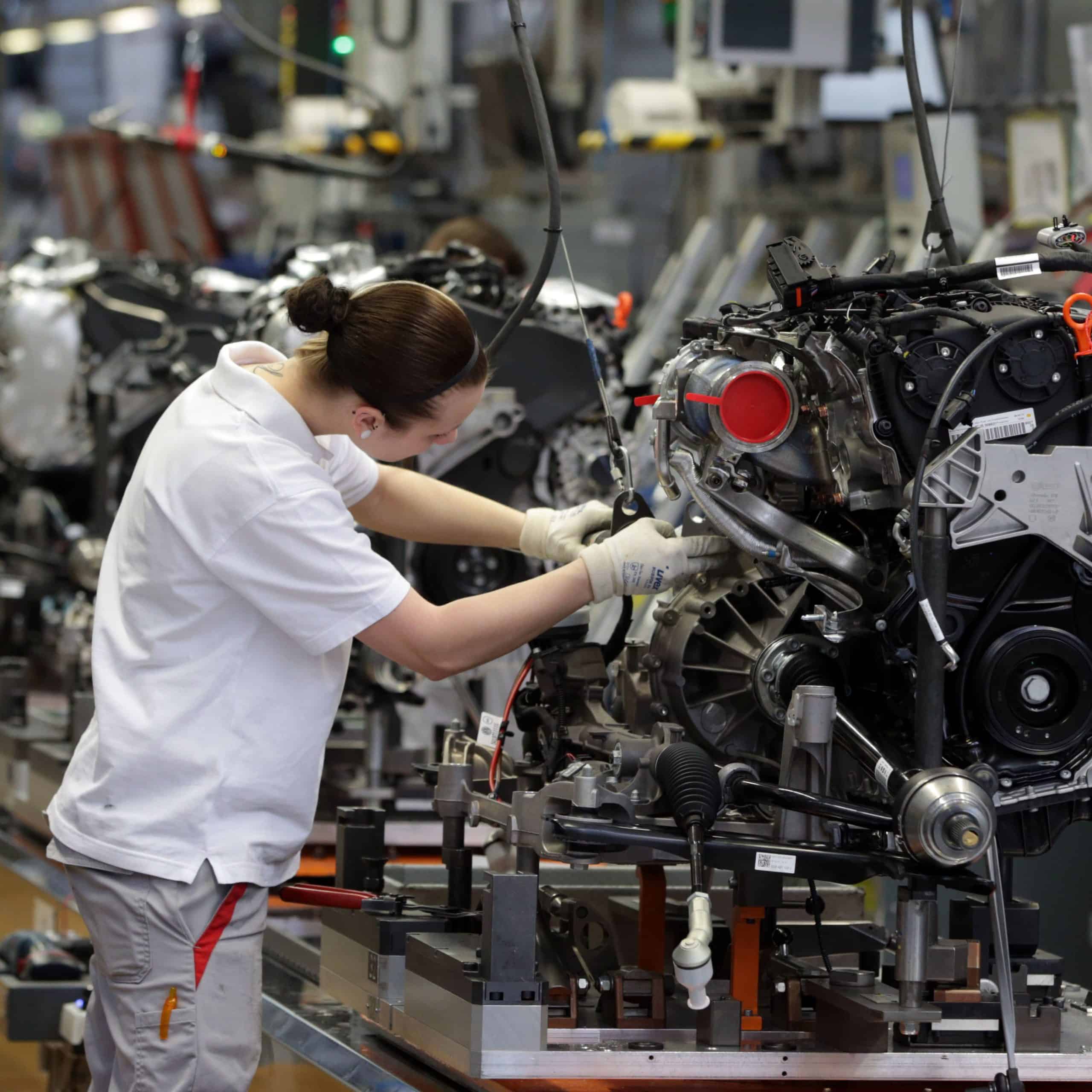 Prieskum KPMG: Slovensko ako automobilová veľmoc príde o pracovné miesta