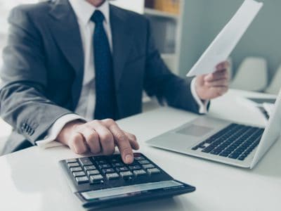 Bezmyšlienkovité preskakovanie: Neuvážené presúvanie úspor medzi fondmi v 2. pilieri je najhoršie rozhodnutie
