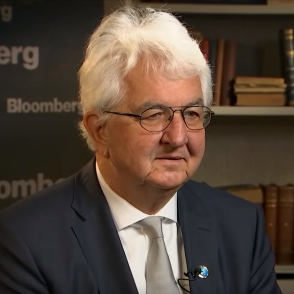 ECB tvrdí, že má viac palebnej sily na boj proti kríze