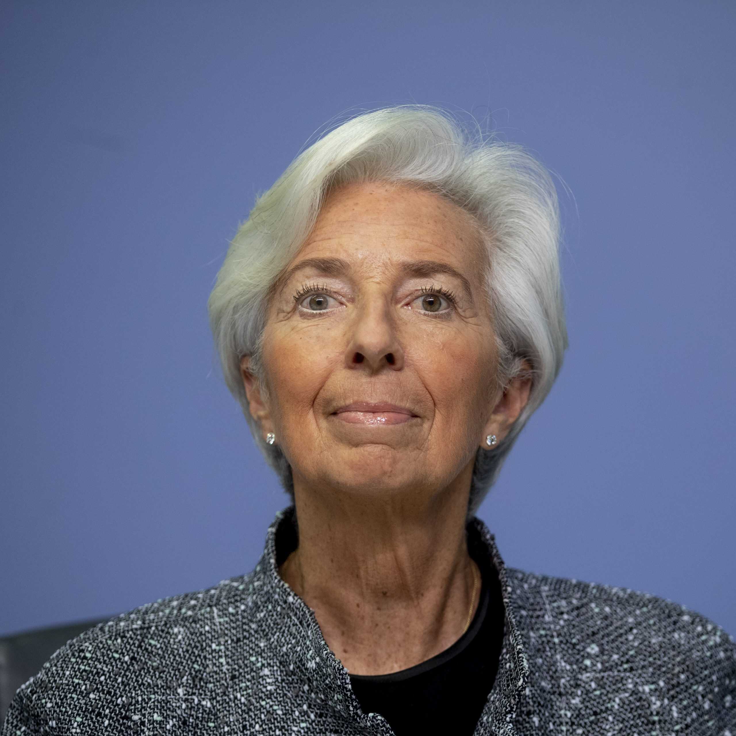 ECB ponecháva sadzby, ale zvyšuje kvantitatívne uvoľňovanie