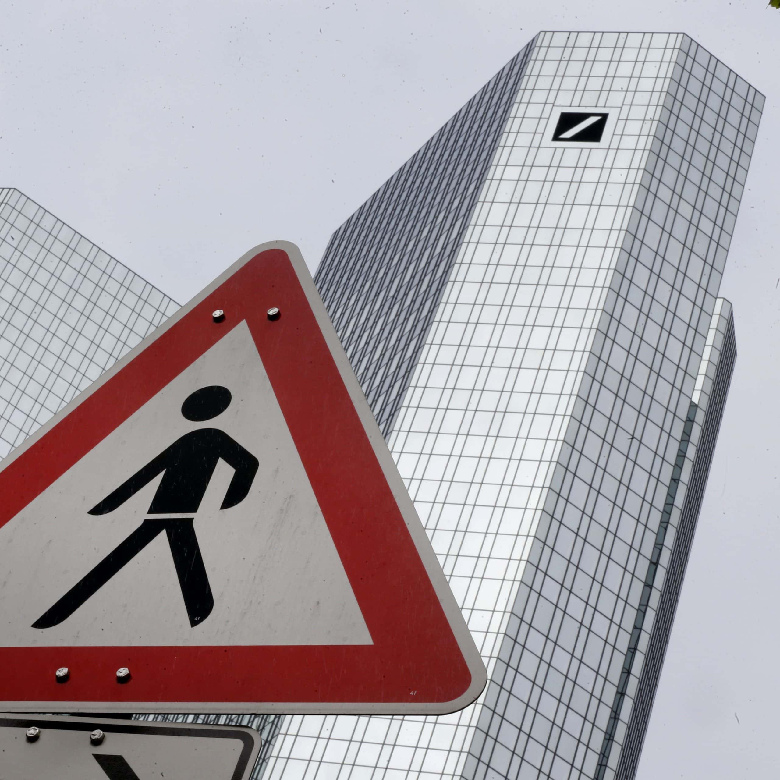 Veľké škrty Deutsche Bank: Zruší štvrtinu  pobočiek a z niektorých krajín odíde
