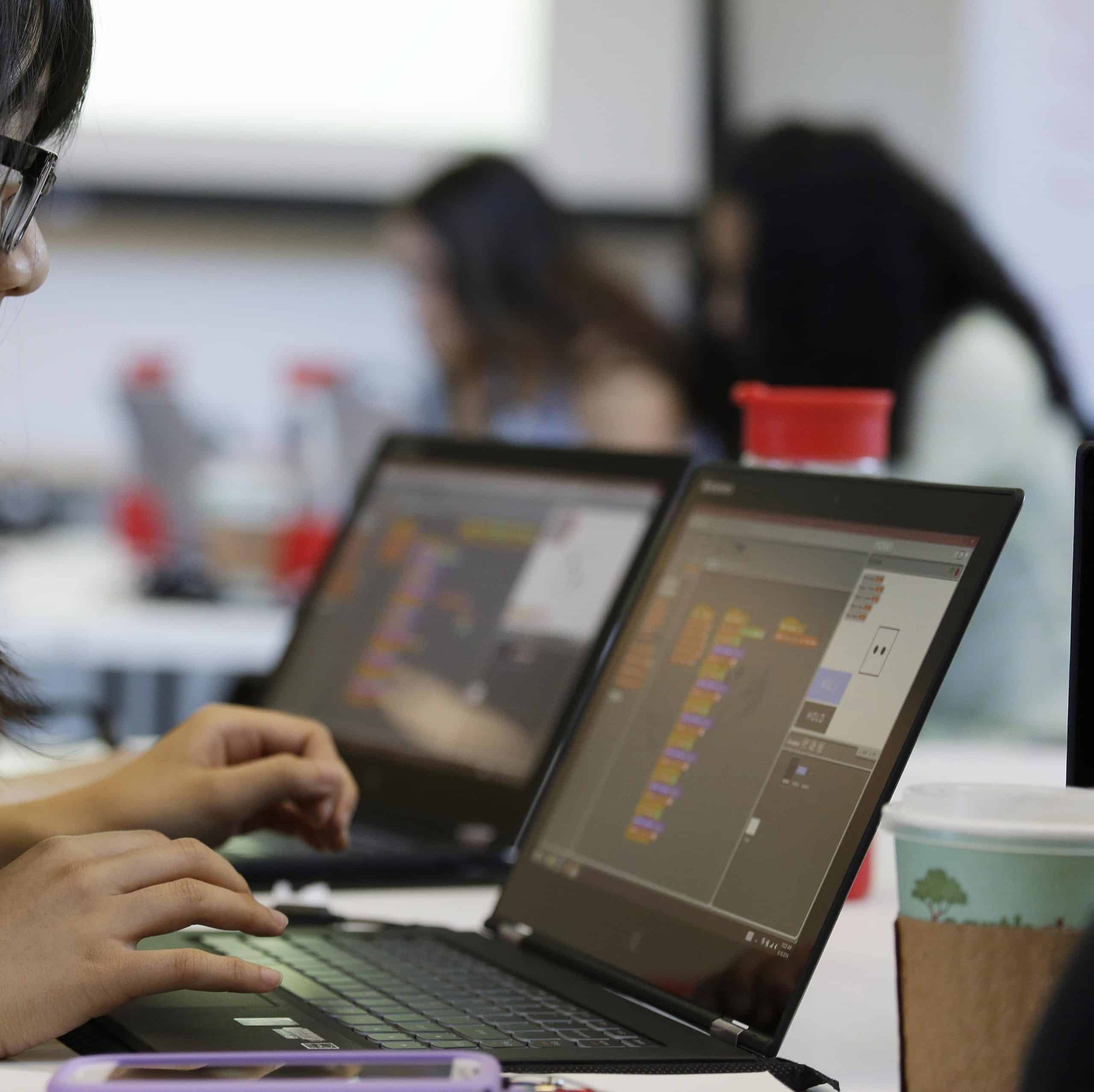 Najvyššie online prevody robia seniori
