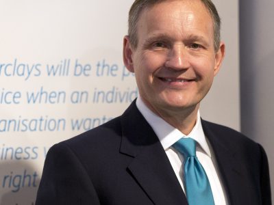 Britská banka Barclays odvolala svojho generálneho riaditeľa