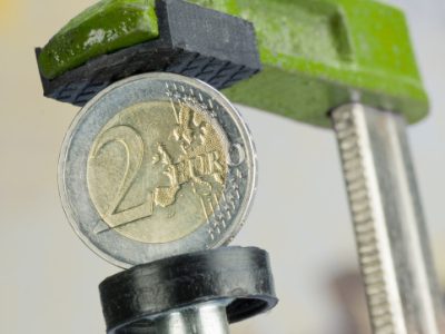 Štatistické porovnanie krajín: Európska ekonomika rastie, ale štáty sa ďalej rýchlo zadlžujú