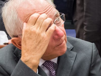 Nemci nakupujú všetko za hotovosť, vláda si myslí, že je to problém