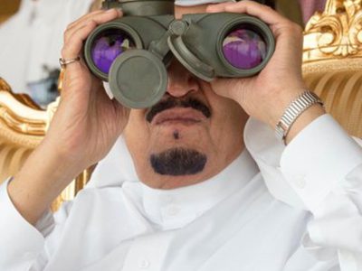 Koronavírus postihol celý rad firiem, Saudi skupujú ich lacné akcie