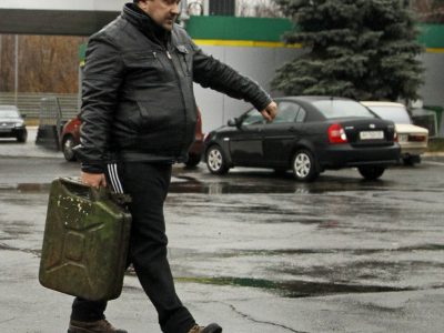 Ropa je tak lacná, že dotácie pohonných hmôt strácajú zmysel