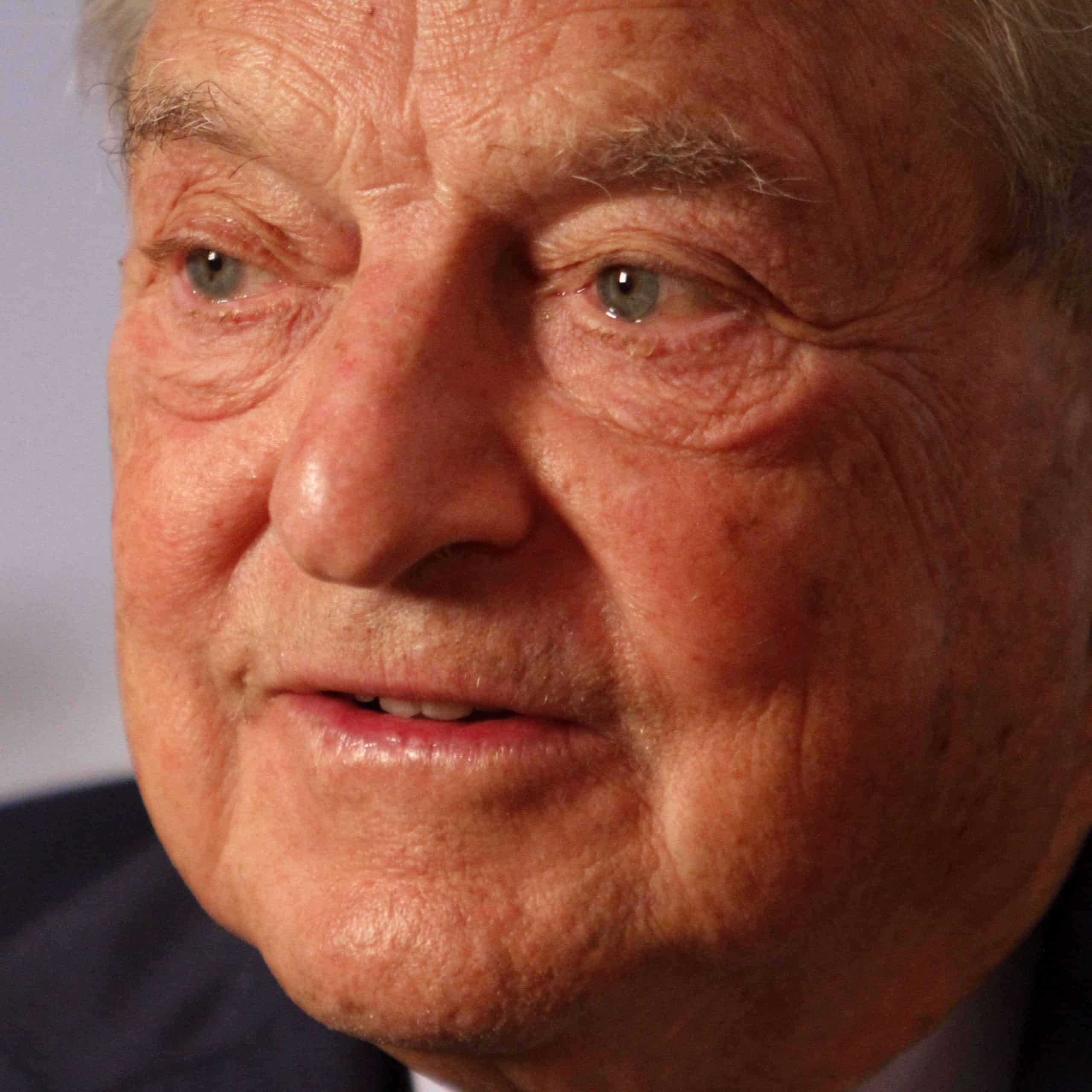 Soros opäť verí zlatu, a nie je sám: Akciové pozície má najnižšie od roku 2013