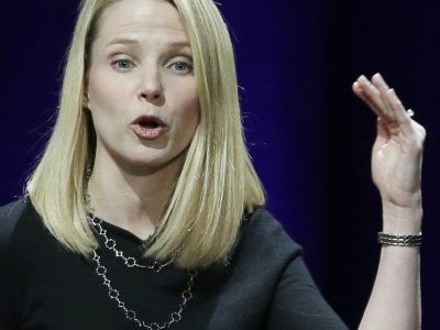 Yahoo! v druhom štvrťroku so stratou bezmála pol miliardy dolárov
