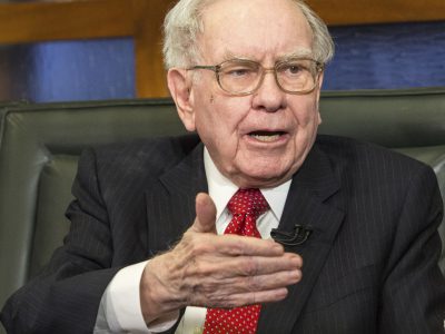 Buffett provokuje Trumpa: Toto sú moje daňové priznania, ukáž svoje!