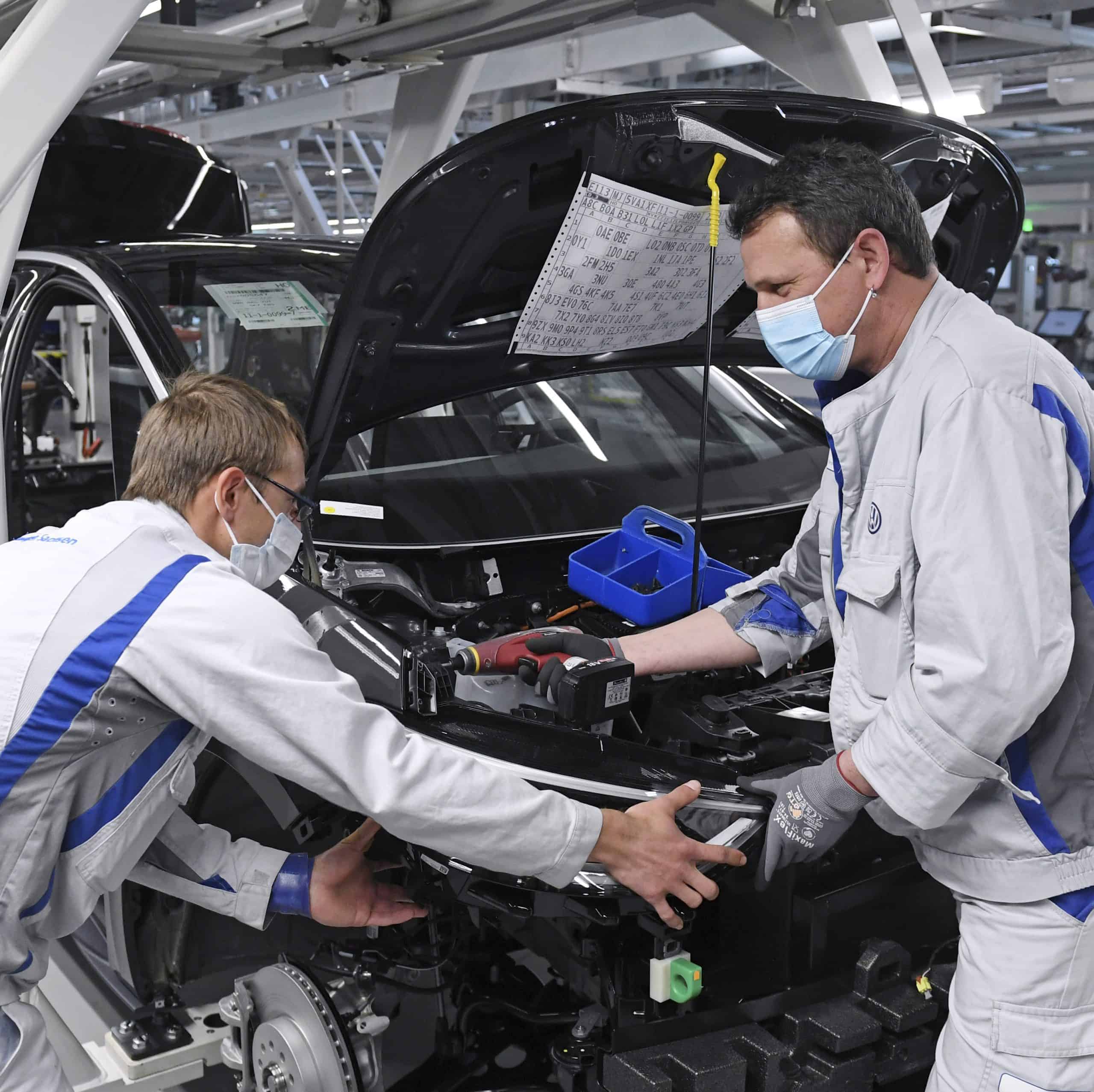 Nemecké automobilky čelia toxickému mixu