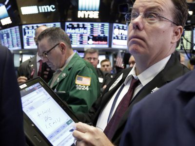 Koho preferujú finančné trhy, Clintonovú či Trumpa?