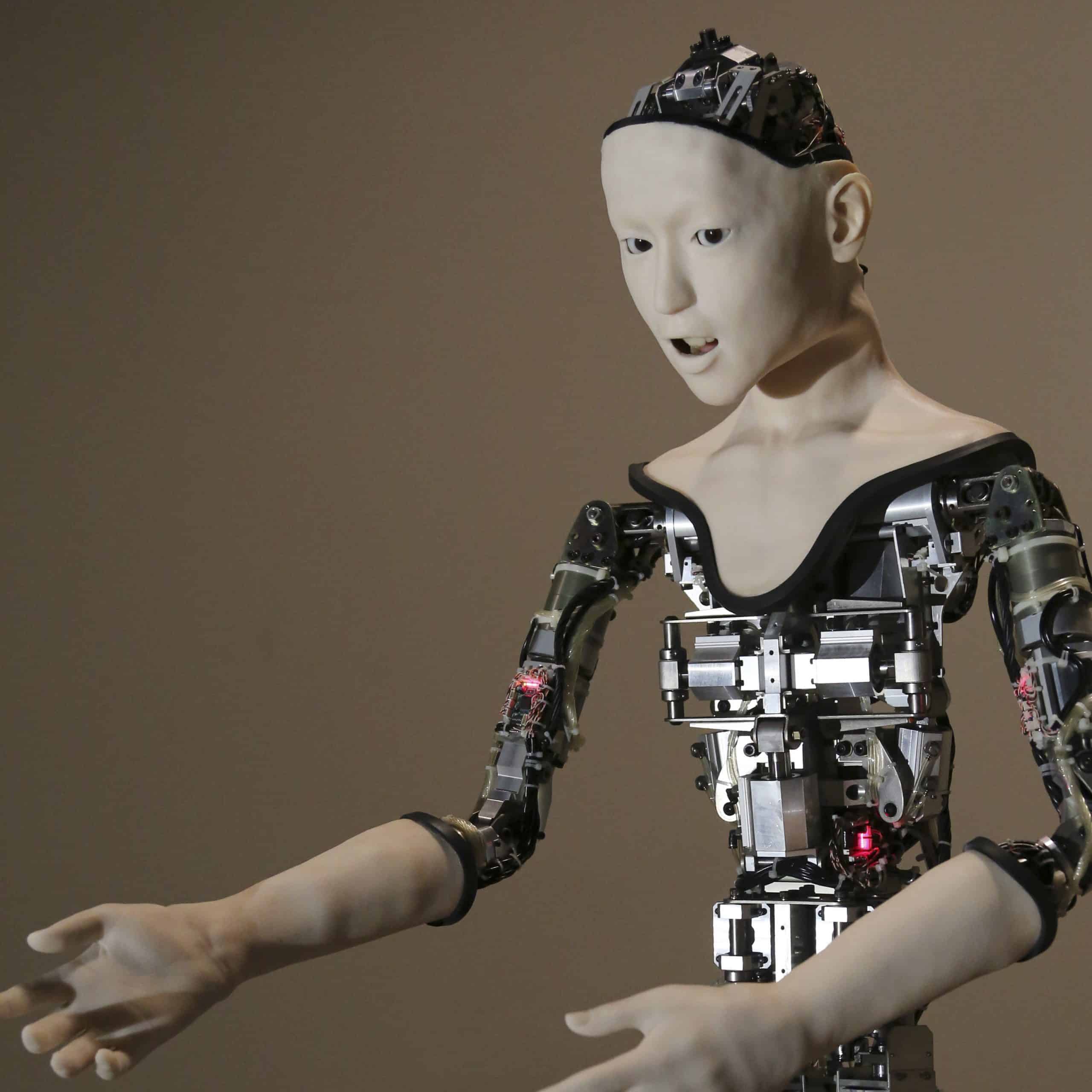 Nielen robotník, ani právnik nedokáže konkurovať robotom