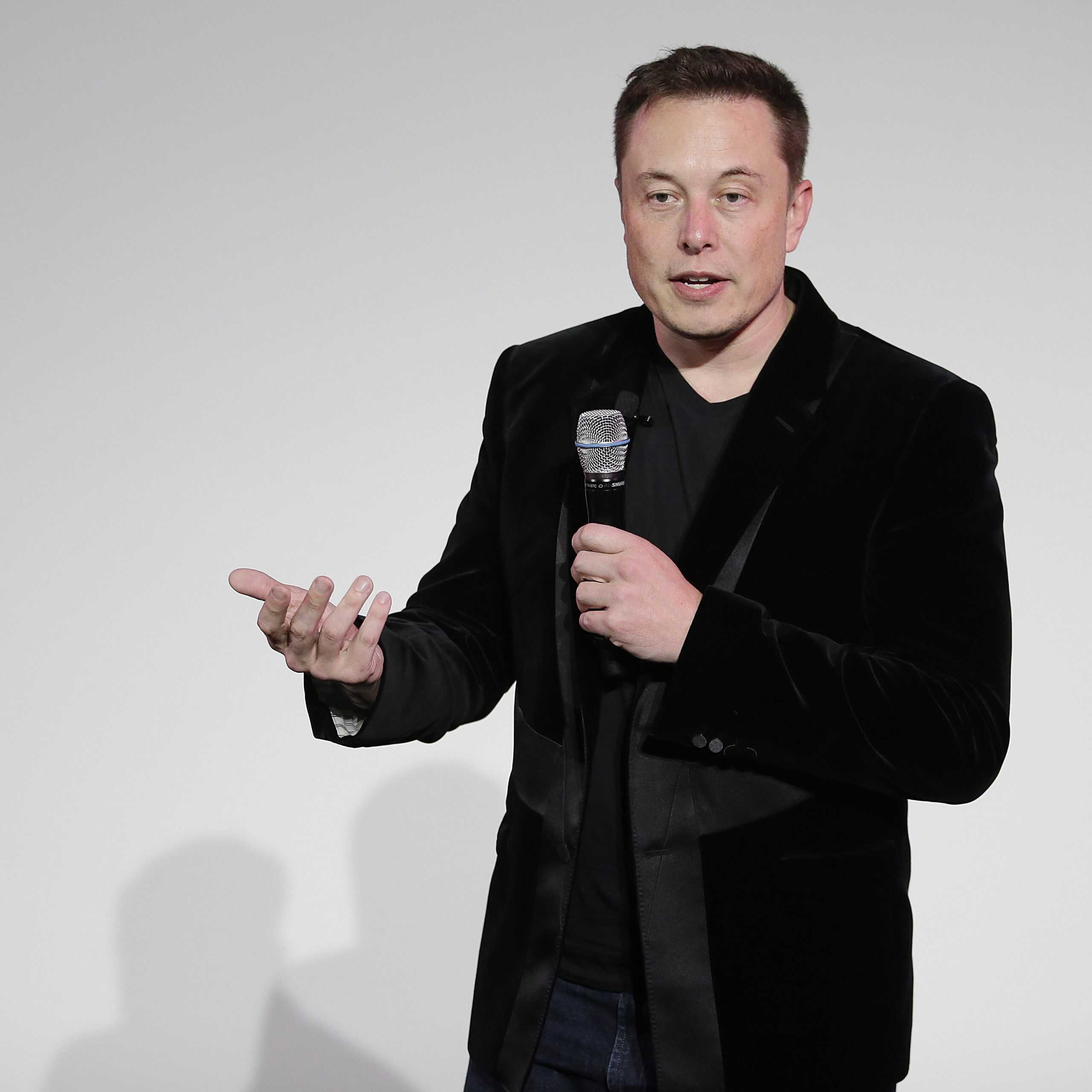 Trhová kapitalizácia: Stratová Tesla je hodnotnejšia než neporovnateľne väčšie a ziskové automobilky