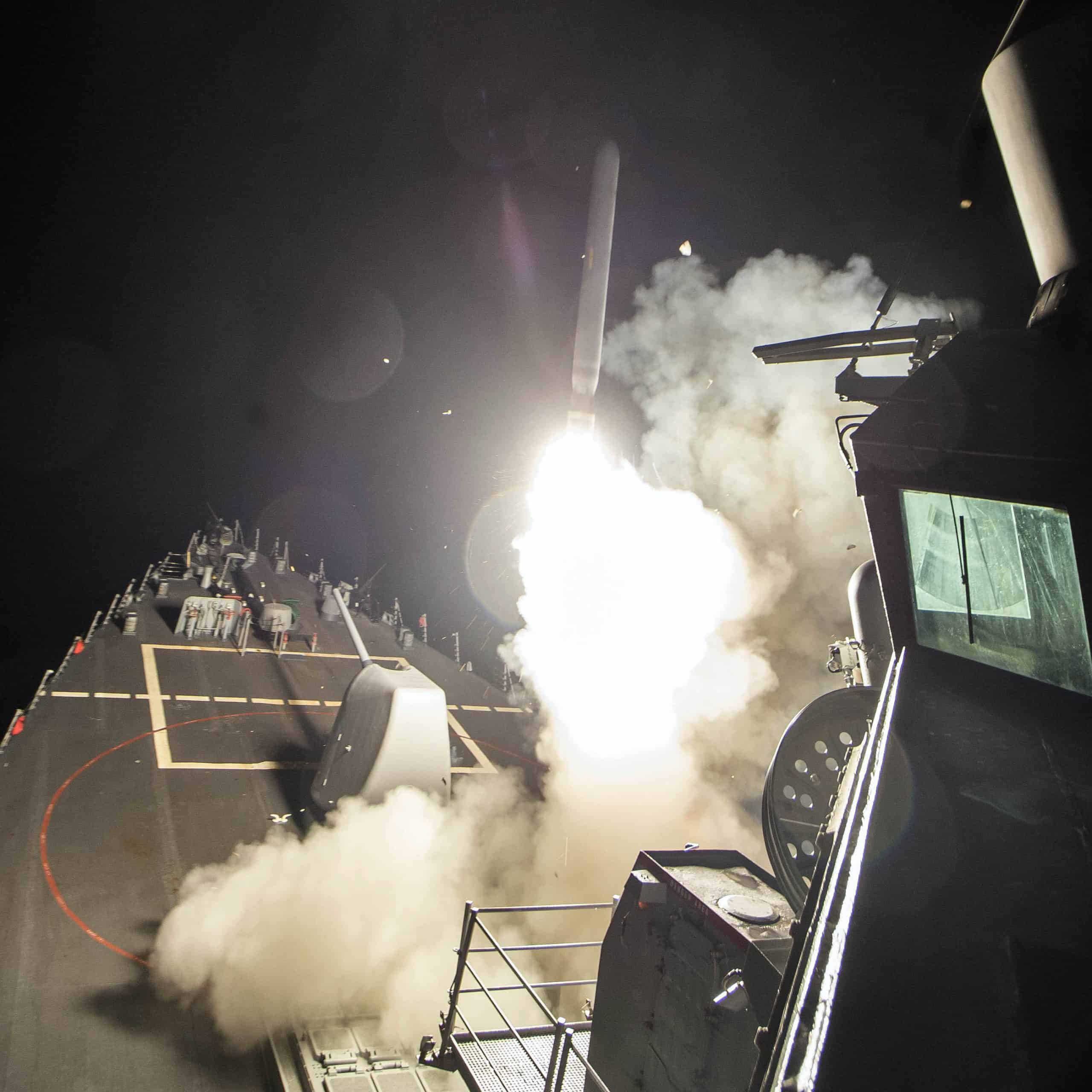 Raketový útok USA na Sýriu: Zlato a striebro poskočili hore, akcie hlásia prepad