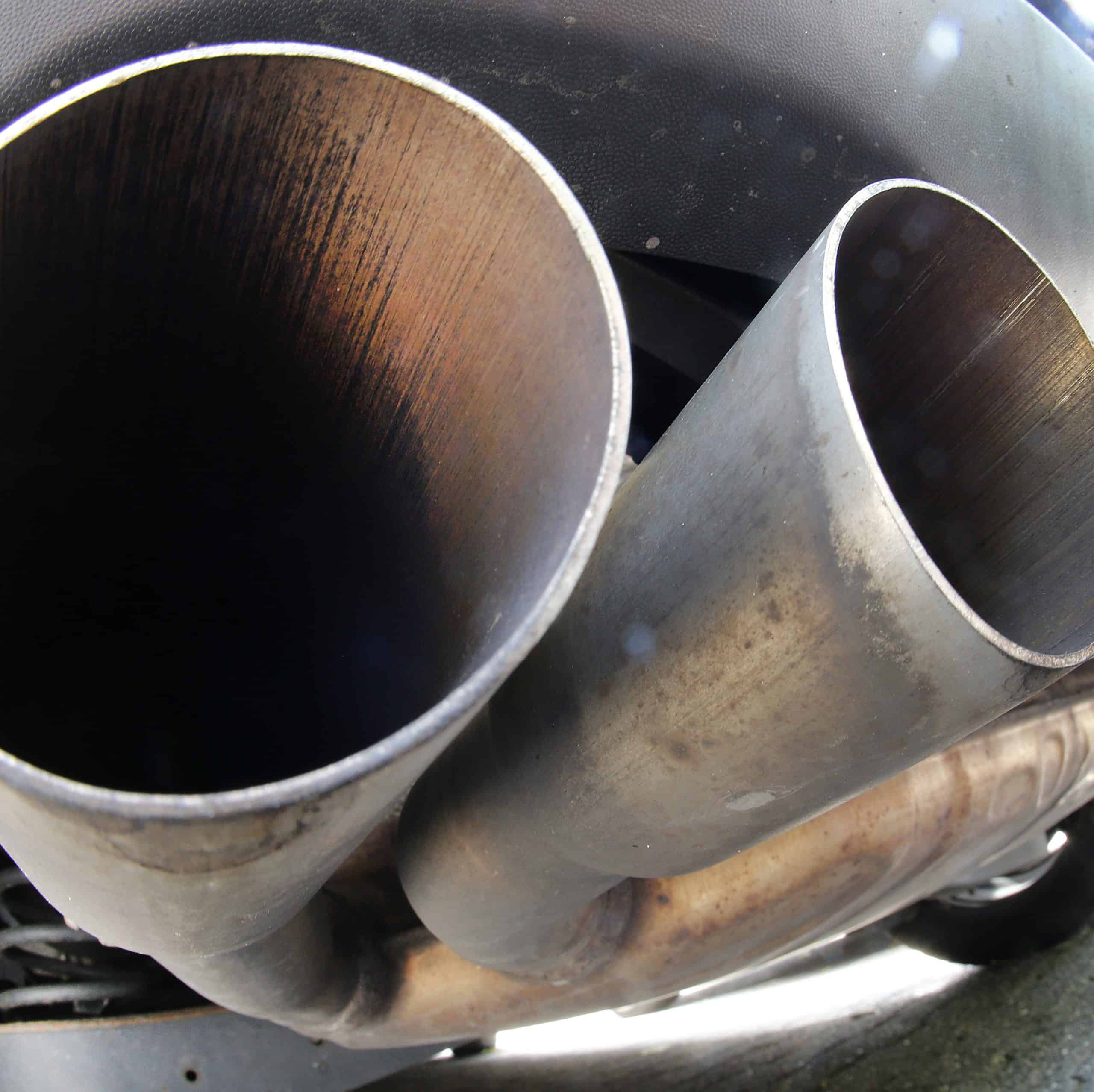 Politické rozhodnutie: Čo ak zakážu benzínový a naftový motor?