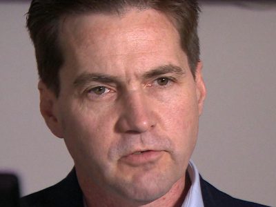Ja som Satoshi Nakamoto: Samozvaného tvorcu bitcoinu zažalovali za krádež aktív