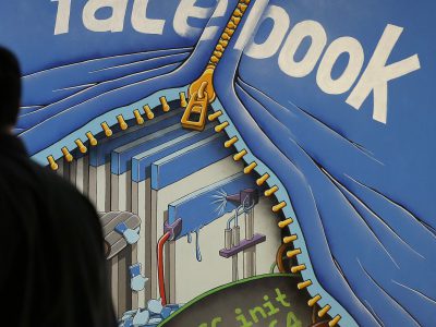 Európska komisia: Google či Facebook by mali platiť dane tam, kde majú užívateľov