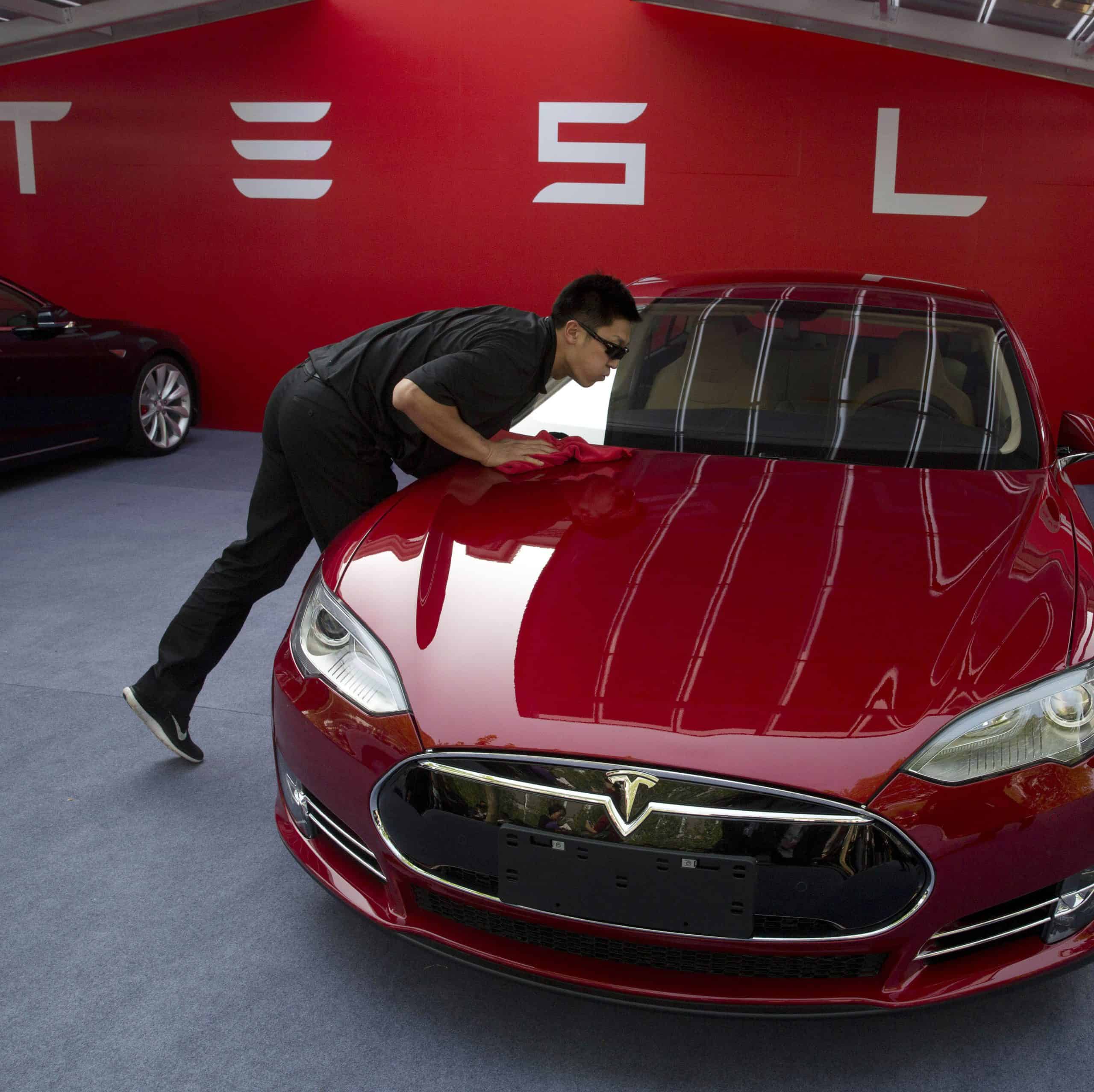 Hackeri napadli cloud Tesla, aby tam mohli potichu ťažiť kryptomeny
