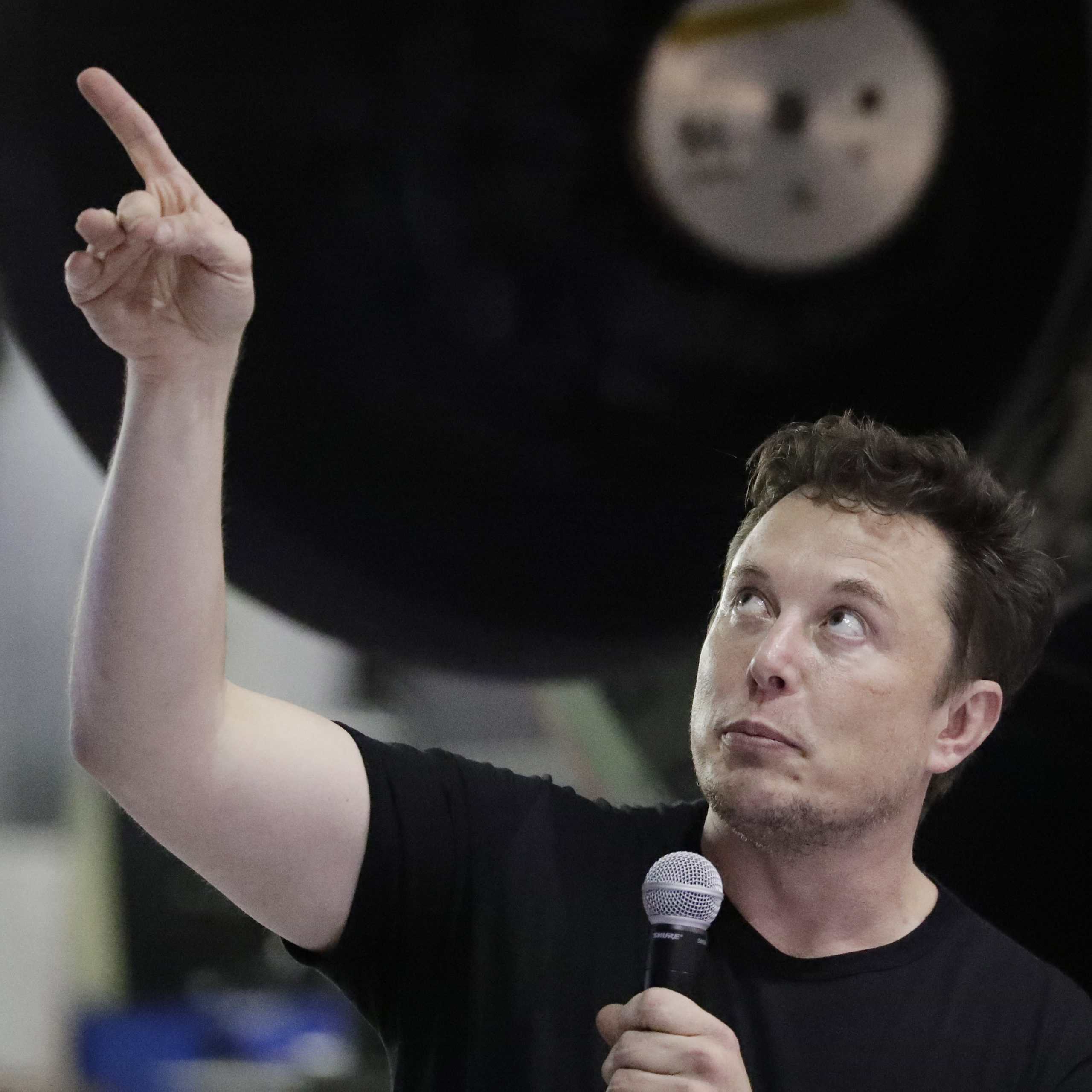 Kto je Yusaku Maezawa, ktorý ako prvý poletí na Mesiac so SpaceX