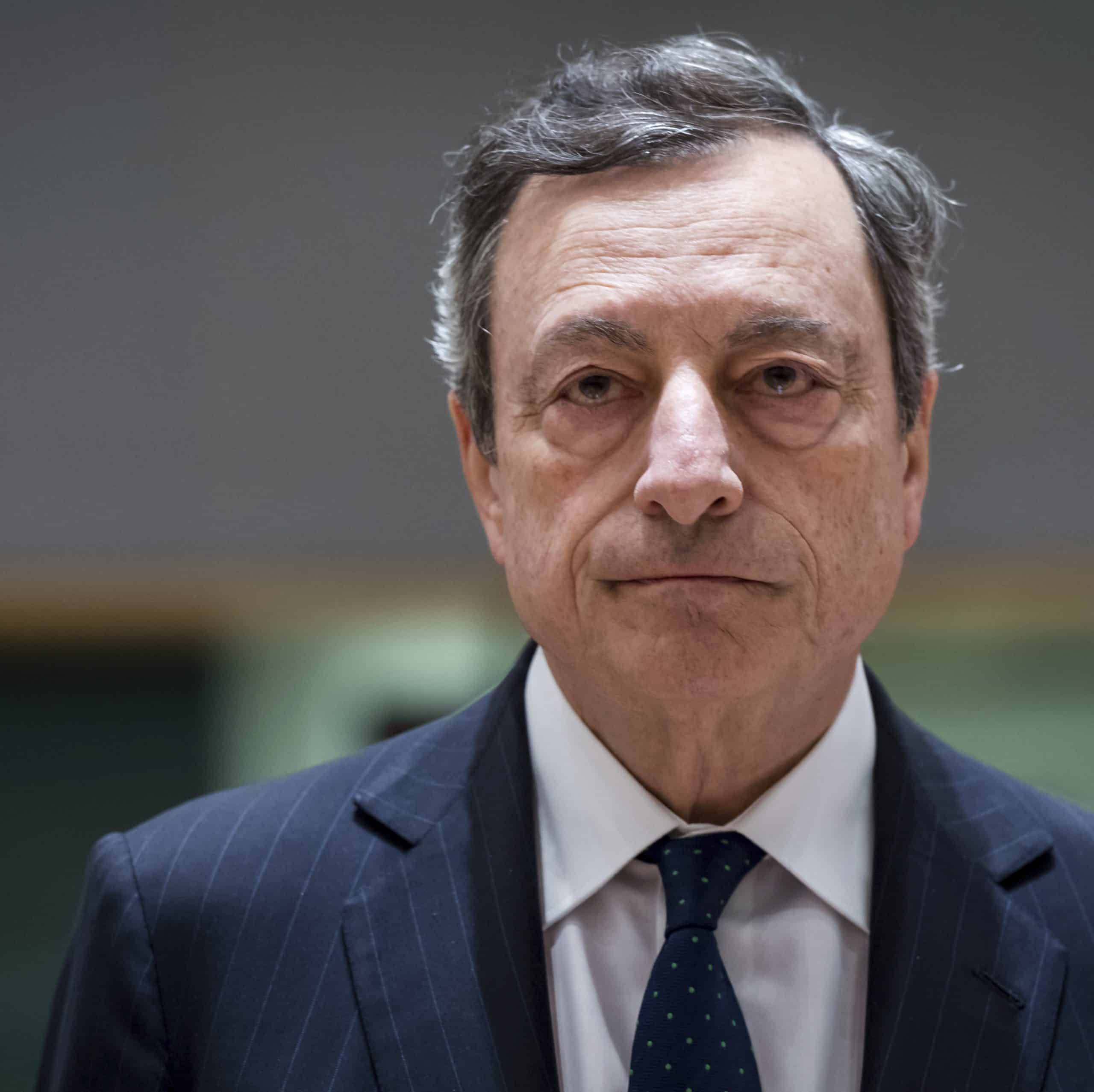 Draghi dnes opäť prehovorí: Stabilná inflácia podporuje ECB v dodržiavaní doterajšej stratégie
