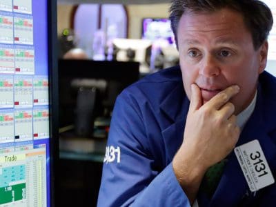 Ktorí bankári na Wall Street dostanú v tomto roku zaplatené najviac
