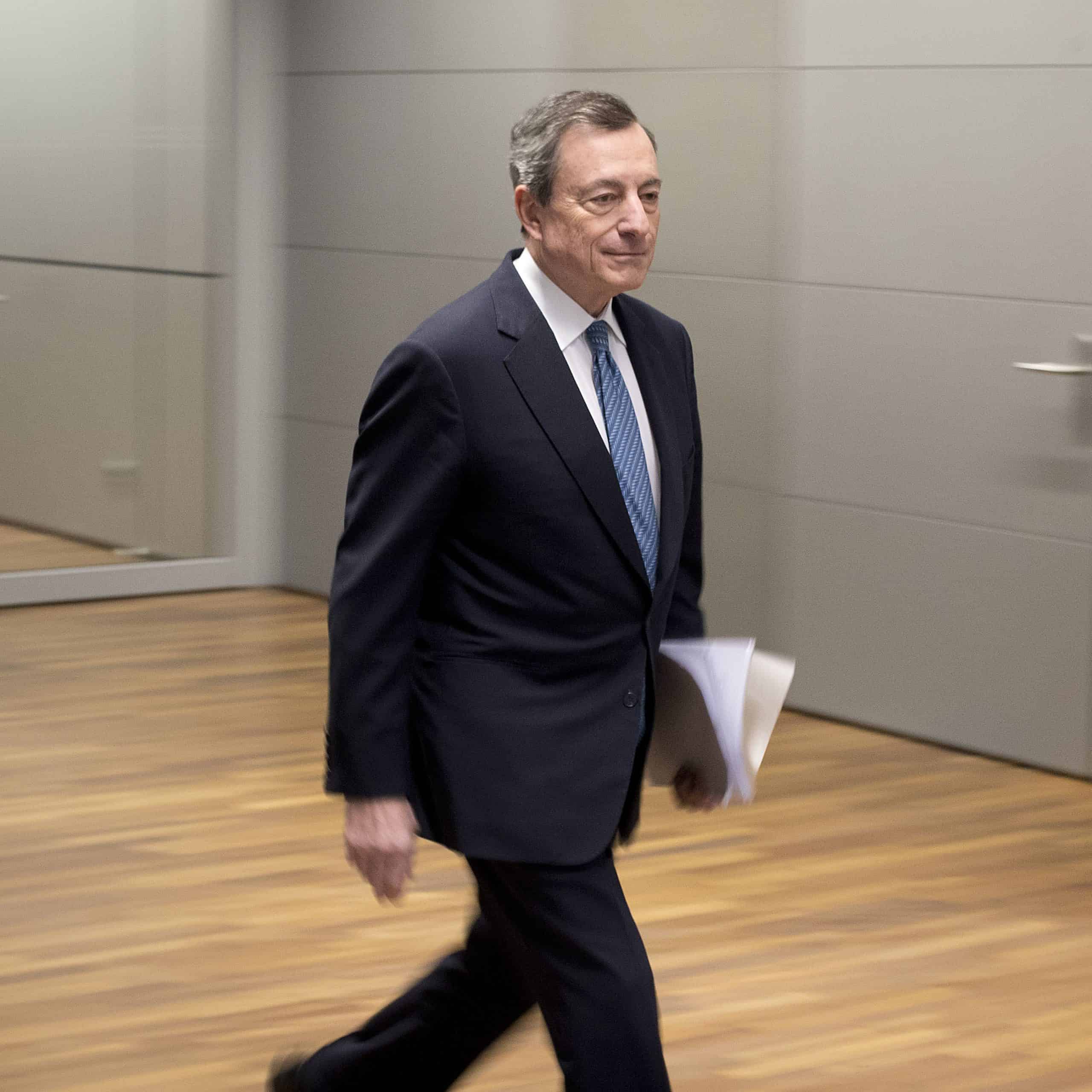 Draghi oznámil ukončenie pokrízových stimulov, ECB prechádza na reinvestície