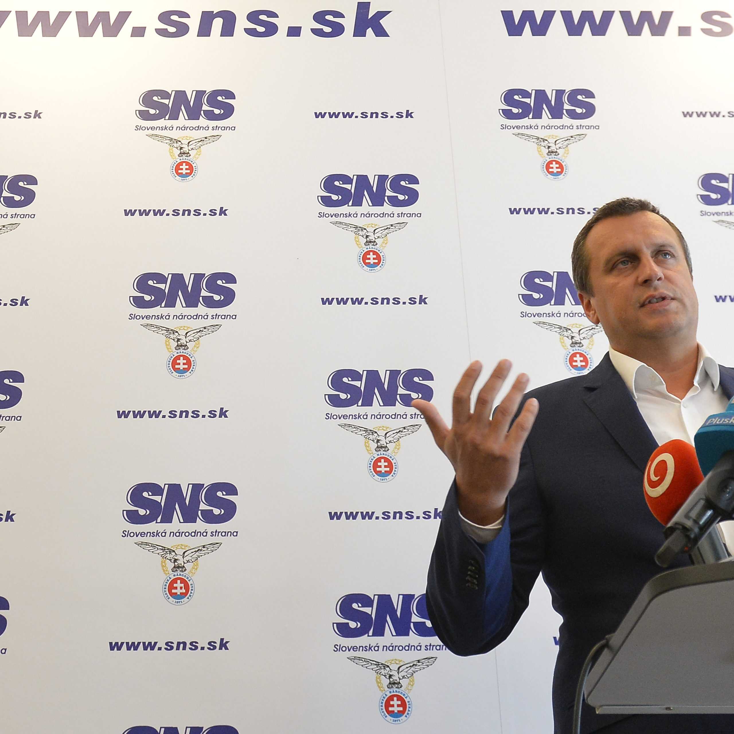 SNS navrhuje upraviť podmienku vyplácania zvýhodneného 13. platu