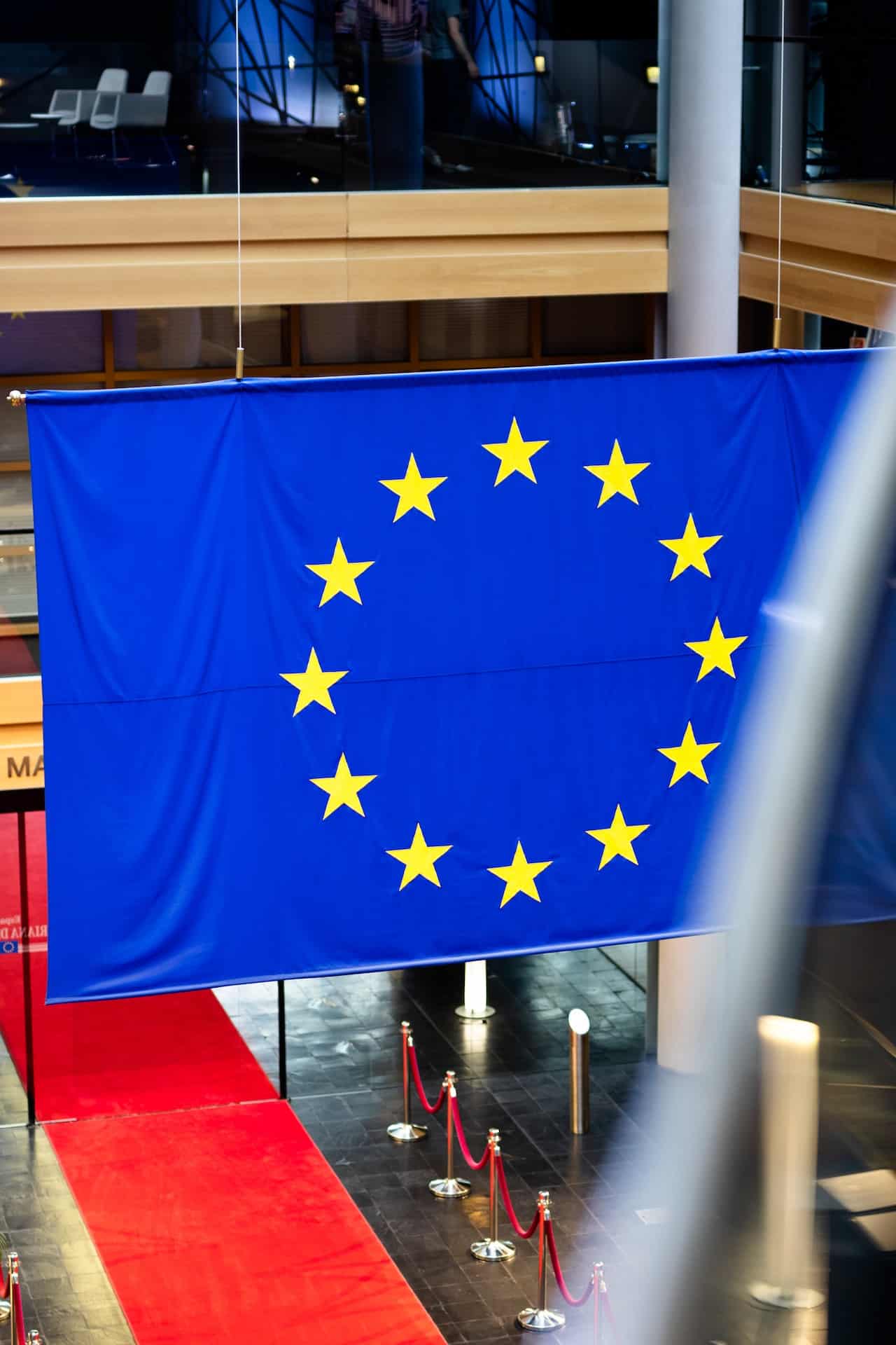 Dôvera v ekonomiku eurozóny aj EÚ v novembri vzrástla